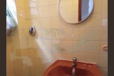 Casa à venda com 2 quartos, 132m² em Jardim Alzira, São Paulo