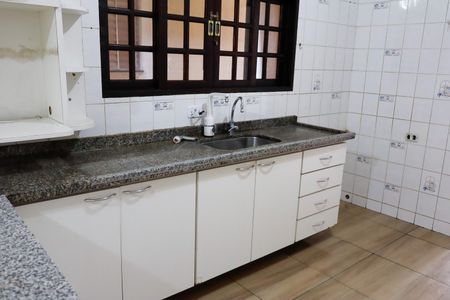 Casa à venda com 330m², 4 quartos e 1 vaga Casa à venda com 330m², 4 quartos e 1 vagaCozinha