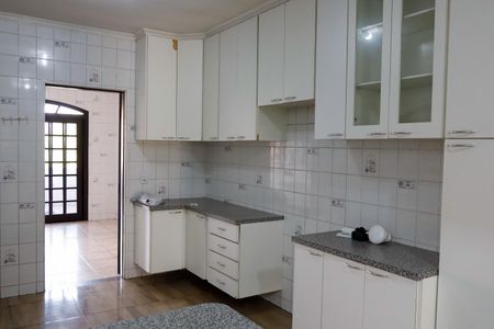 Casa à venda com 330m², 4 quartos e 1 vaga Casa à venda com 330m², 4 quartos e 1 vagaCozinha