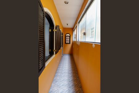 Casa à venda com 330m², 4 quartos e 1 vaga Casa à venda com 330m², 4 quartos e 1 vagaCorredor