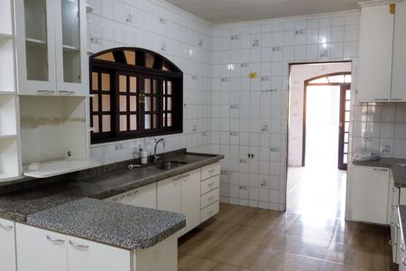 Casa à venda com 330m², 4 quartos e 1 vaga Casa à venda com 330m², 4 quartos e 1 vagaCozinha