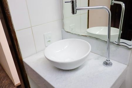 Casa à venda com 330m², 4 quartos e 1 vaga Casa à venda com 330m², 4 quartos e 1 vagaBanheiro da Suíte 1