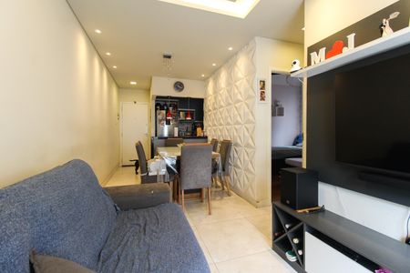 Sala de apartamento à venda com 2 quartos, 50m² em Vila Carmosina, São Paulo