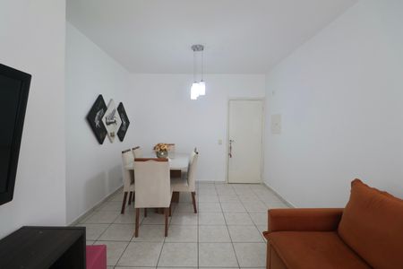 Sala de apartamento para alugar com 3 quartos, 80m² em Vila Julia, Guarujá