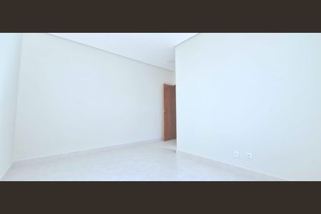 Casa à venda com 100m², 3 quartos e 2 vagas Casa à venda com 100m², 3 quartos e 2 vagasSuíte