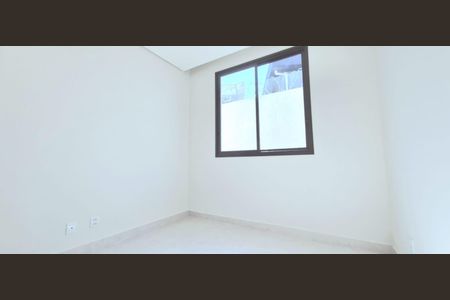 Casa à venda com 100m², 3 quartos e 2 vagas Casa à venda com 100m², 3 quartos e 2 vagasQuarto 2