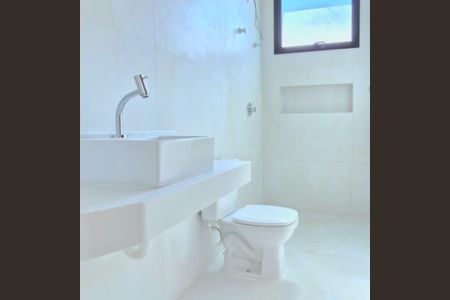 Casa à venda com 100m², 3 quartos e 2 vagas Casa à venda com 100m², 3 quartos e 2 vagasBanheiro da Suíte 1