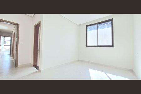 Casa à venda com 100m², 3 quartos e 2 vagas Casa à venda com 100m², 3 quartos e 2 vagasSuíte