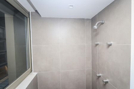 Banheiro  de kitnet/studio à venda com 1 quarto, 58m² em Jardins, São Paulo