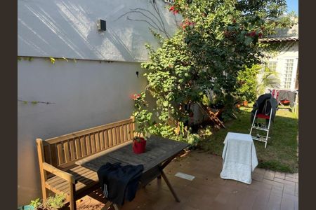 Casa à venda com 199m², 3 quartos e 2 vagas