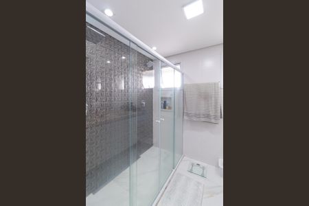 Apartamento à venda com 193m², 3 quartos e 2 vagas Apartamento à venda com 193m², 3 quartos e 2 vagasBanheiro da suíte 2