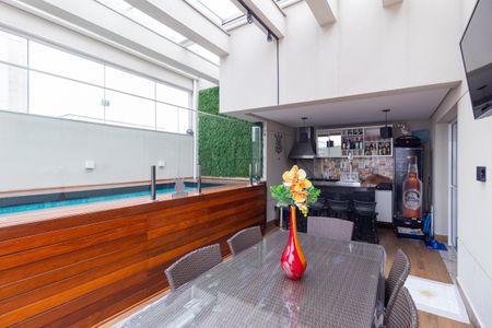 Apartamento à venda com 193m², 3 quartos e 2 vagas Apartamento à venda com 193m², 3 quartos e 2 vagasEspaço gourmet