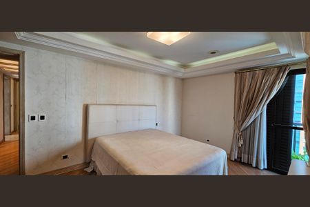 Apartamento à venda com 350m², 4 quartos e 4 vagasSuíte 2