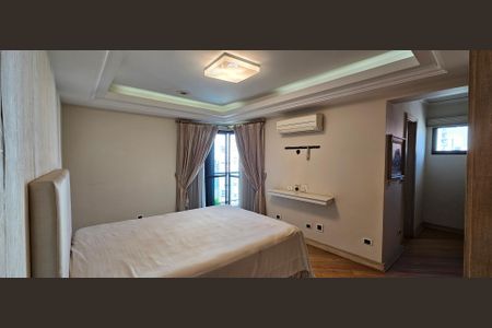 Apartamento à venda com 350m², 4 quartos e 4 vagasSuíte 2