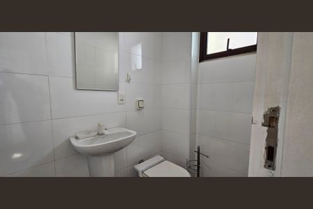 Apartamento à venda com 350m², 4 quartos e 4 vagasBanheiro de Serviço
