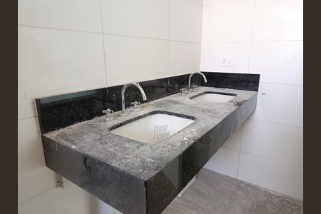 Apartamento à venda com 177m², 2 quartos e 2 vagas Apartamento à venda com 177m², 2 quartos e 2 vagasBanheiro 2