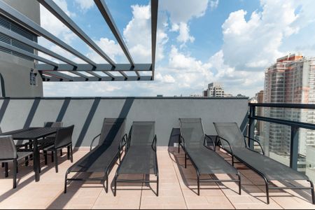 Apartamento à venda com 32m², 1 quarto e sem vaga Apartamento à venda com 32m², 1 quarto e sem vagaÁrea Comum - Piscina