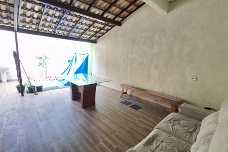 Casa para alugar com 267m², 3 quartos e 1 vaga Casa para alugar com 267m², 3 quartos e 1 vagaQuintal