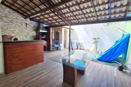 Casa para alugar com 267m², 3 quartos e 1 vaga Casa para alugar com 267m², 3 quartos e 1 vagaQuintal