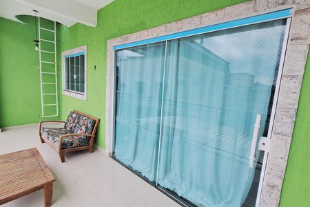 Casa para alugar com 267m², 3 quartos e 1 vaga Casa para alugar com 267m², 3 quartos e 1 vagaVaranda