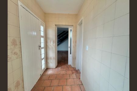 Casa à venda com 200m², 4 quartos e 1 vagaÁrea de Serviço