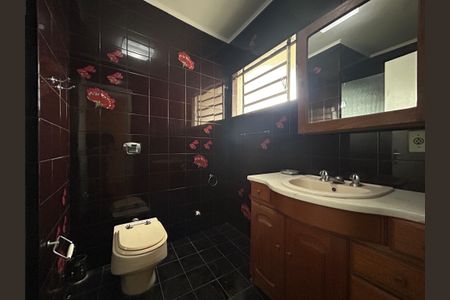 Casa à venda com 200m², 4 quartos e 1 vagaBanheiro