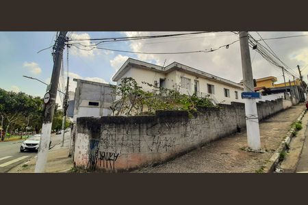 Casa à venda com 253m², 4 quartos e 5 vagas Casa à venda com 253m², 4 quartos e 5 vagasFachada da Casa