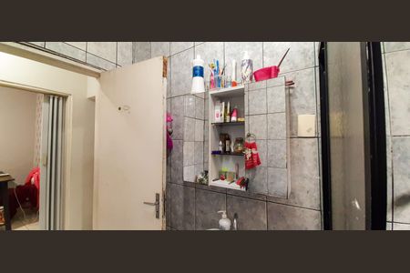 Casa à venda com 253m², 4 quartos e 5 vagas Casa à venda com 253m², 4 quartos e 5 vagasBanheiro