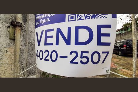 Casa à venda com 253m², 4 quartos e 5 vagas Casa à venda com 253m², 4 quartos e 5 vagasPlaca