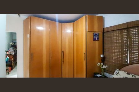 Casa à venda com 253m², 4 quartos e 5 vagas Casa à venda com 253m², 4 quartos e 5 vagasQuarto 1