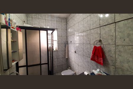 Casa à venda com 253m², 4 quartos e 5 vagas Casa à venda com 253m², 4 quartos e 5 vagasBanheiro