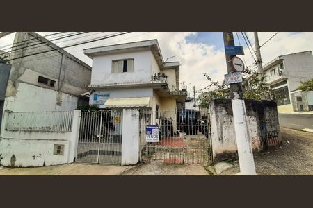 Casa à venda com 253m², 4 quartos e 5 vagas Casa à venda com 253m², 4 quartos e 5 vagasFachada da Casa