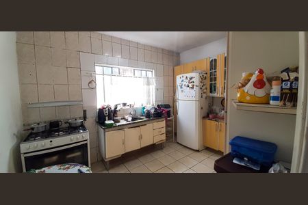 Casa à venda com 253m², 4 quartos e 5 vagas Casa à venda com 253m², 4 quartos e 5 vagasCozinha