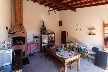 Casa à venda com 139m², 3 quartos e 3 vagasÁREA EXTERNA FUNDOS