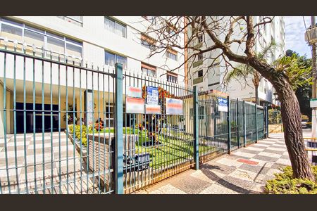 Apartamento à venda com 75m², 2 quartos e sem vagaFachada + Plaquinha