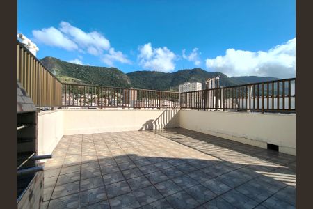 Apartamento à venda com 90m², 3 quartos e sem vagaÁrea comum - Playground