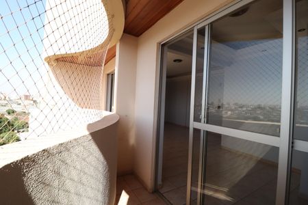 Sacada da Sala de TV de apartamento para alugar com 3 quartos, 140m² em Presidente Roosevelt, Uberlândia