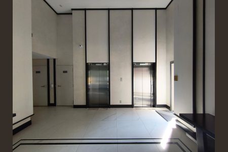 Studio à venda com 22m², 1 quarto e sem vagaElevadores