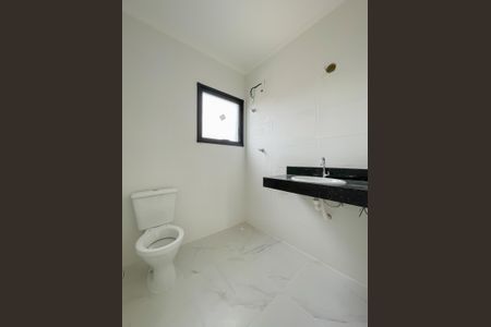 Casa de condomínio à venda com 67m², 2 quartos e 2 vagasBanheiro da Suíte 1