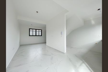 Casa de condomínio à venda com 67m², 2 quartos e 2 vagasSala