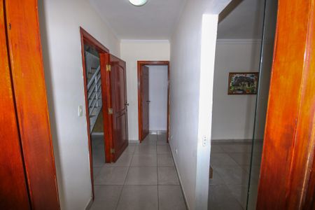 Casa para alugar com 297m², 4 quartos e 2 vagasCorredor