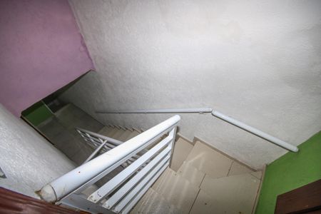 Casa para alugar com 297m², 4 quartos e 2 vagasEscada