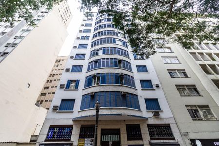 Studio à venda com 40m², 1 quarto e sem vaga Studio à venda com 40m², 1 quarto e sem vagaFachada