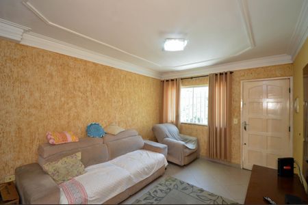 Casa à venda com 128m², 3 quartos e 2 vagasSala