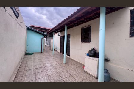 Casa à venda com 170m², 3 quartos e 2 vagasQuintal