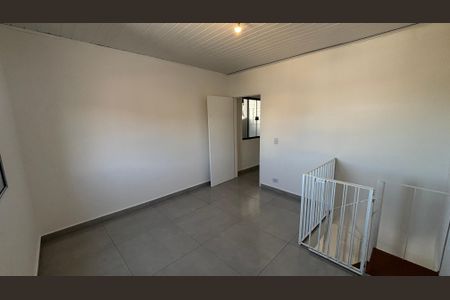 Quarto 1 de casa para alugar com 2 quartos, 120m² em Jardim do Estádio, Santo André