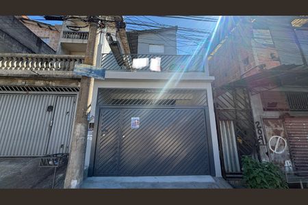 Casa para alugar com 120m², 2 quartos e 2 vagas Casa para alugar com 120m², 2 quartos e 2 vagasFachada