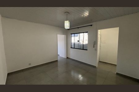 Casa para alugar com 120m², 2 quartos e 2 vagas Casa para alugar com 120m², 2 quartos e 2 vagasSala