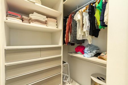 Casa de condomínio à venda com 600m², 6 quartos e 4 vagasCloset da Suíte 4