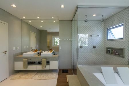 Casa de condomínio à venda com 600m², 6 quartos e 4 vagasBanheiro da Suíte 5